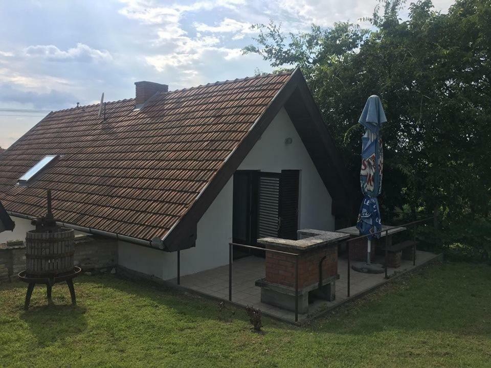 Apartamento Bagó Pince Hajos Exterior foto