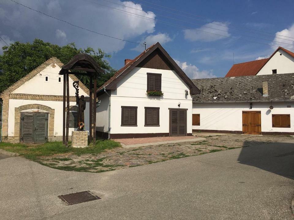 Apartamento Bagó Pince Hajos Exterior foto